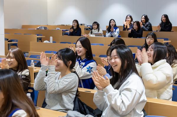  120번째 초대장 받은 새내기들, 숙명앰배서더와 캠퍼스 첫 추억 새기다