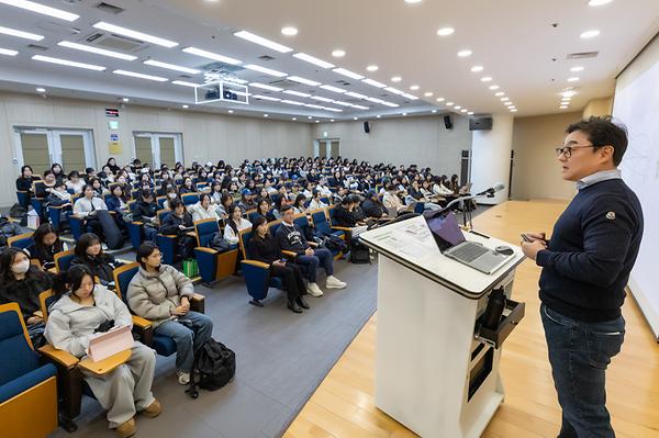 창학 120주년 SM리더특강 첫 연사로 이용택 몽클레르그룹 사장 초청